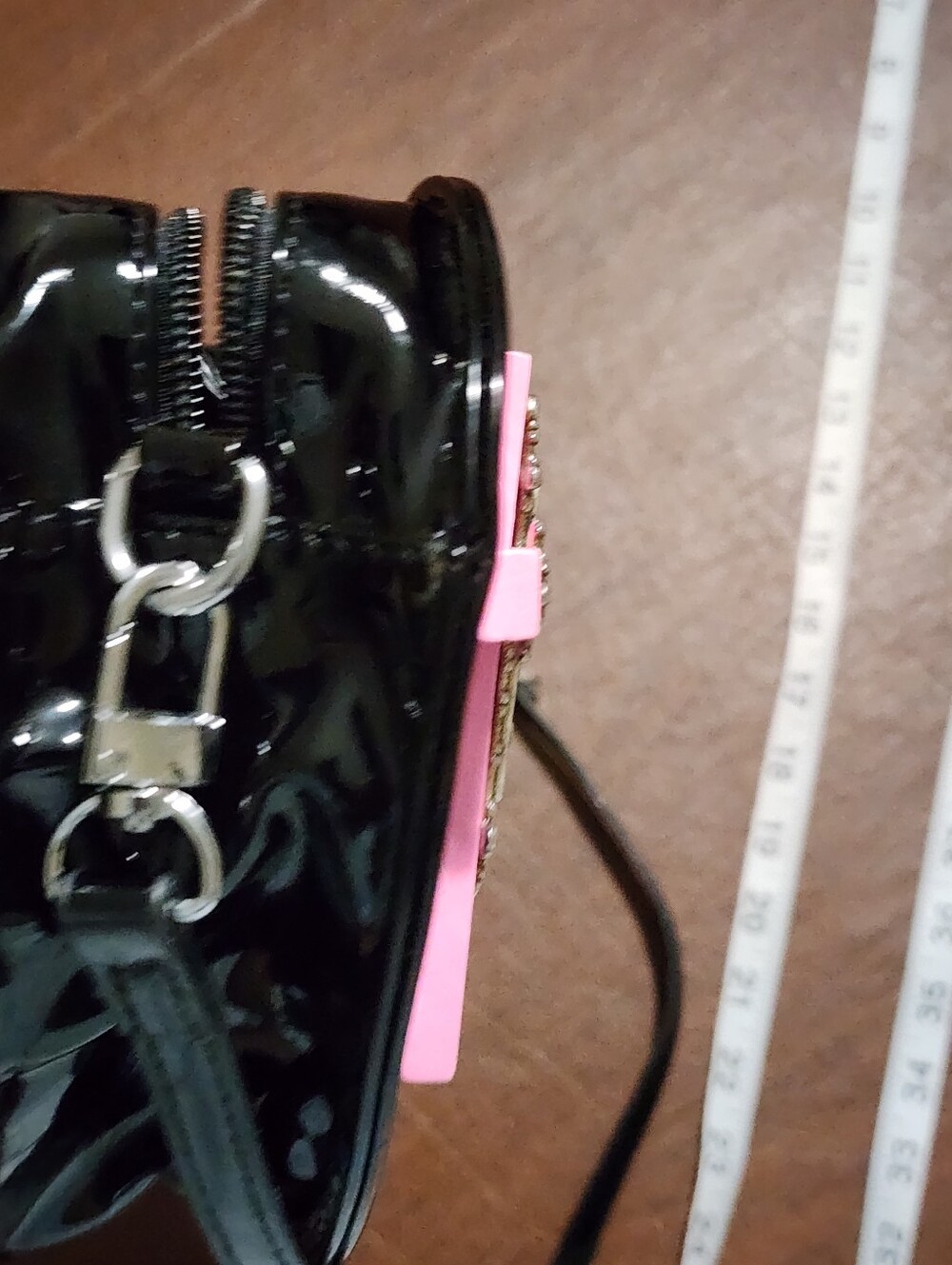 Heart-Shaped Cross Accent Shoulder Bag - Black & Pink - Picture 9 of 10